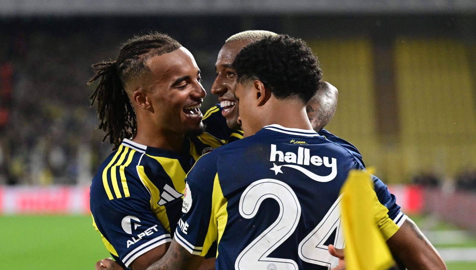 fenerbahce super ligde nefes aldi antalyaspor engelini asti 3FfFysky