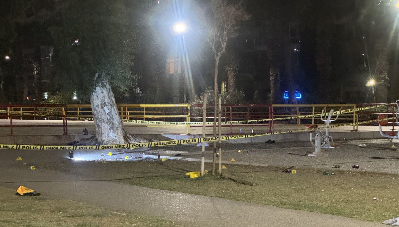 izmirde silahli kavga bir kisi oldu alti kisi yaralandi eEfH5pKU