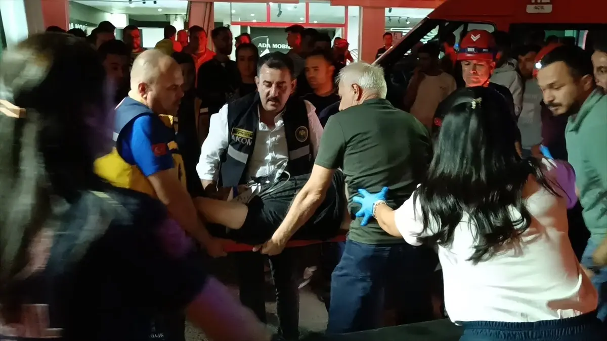 kozanda otomobil mobilya magazasina girdi iCUOpU5Z