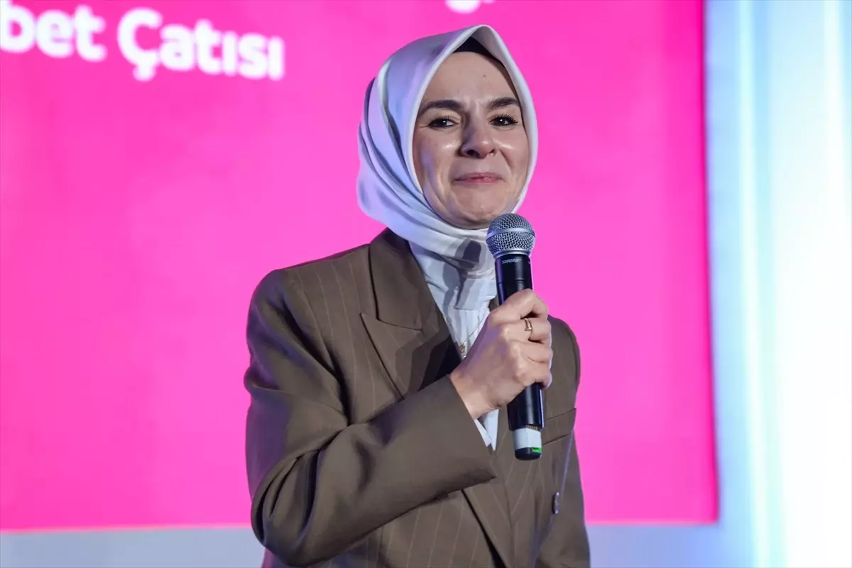 aile ve sosyal hizmetler bakani goktas aile festivalini ziyaret etti aciklamasi dUYKgmT2