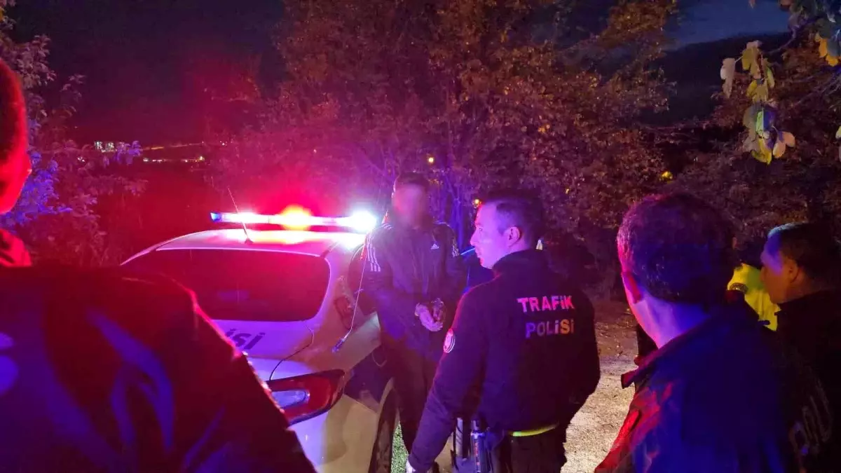 alkol influansli surucu polisi kovalamacaya tuttu KcViT7DX.jpg