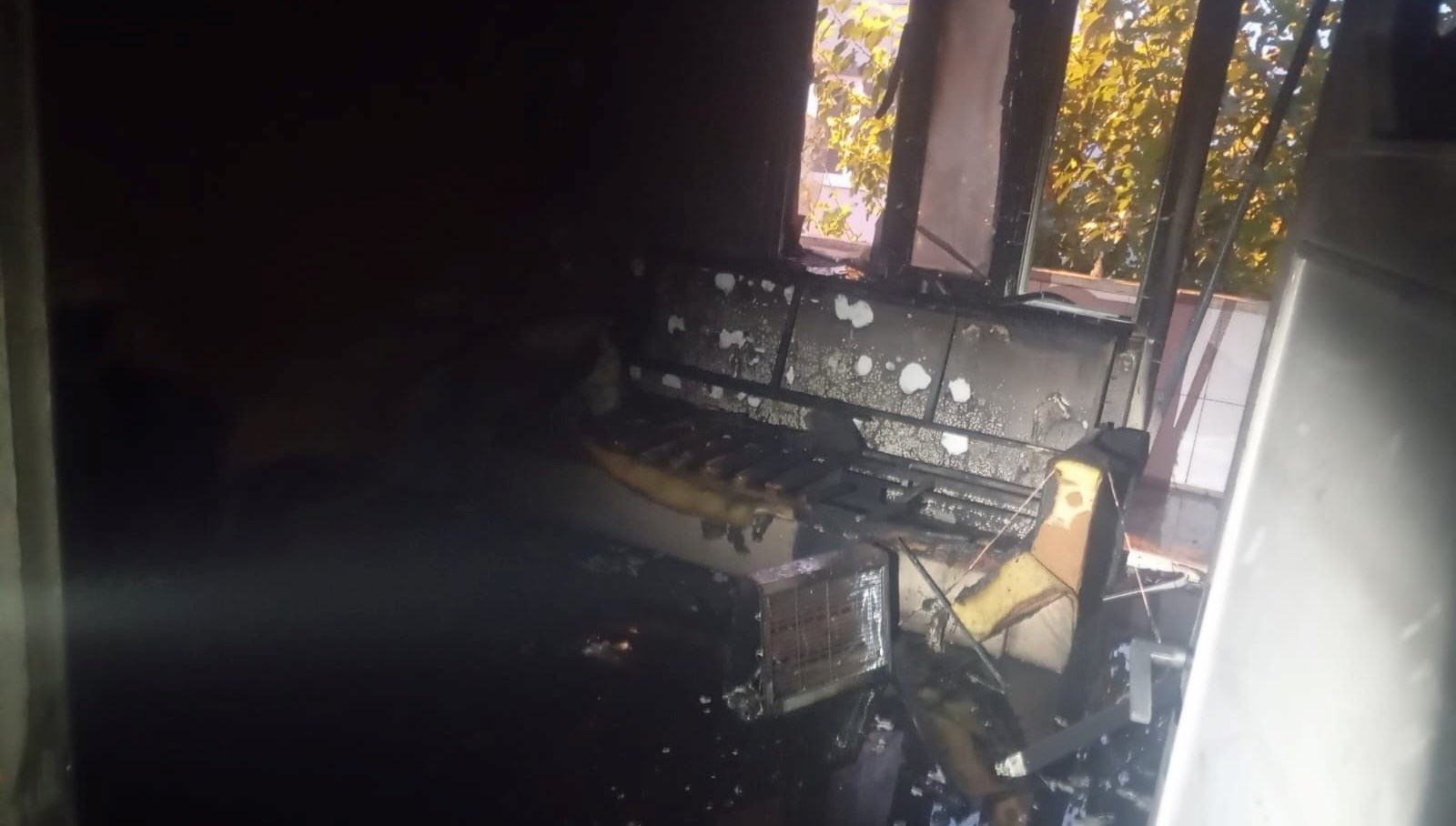 susurlukta ev yangini DqBtNLYK.jpg