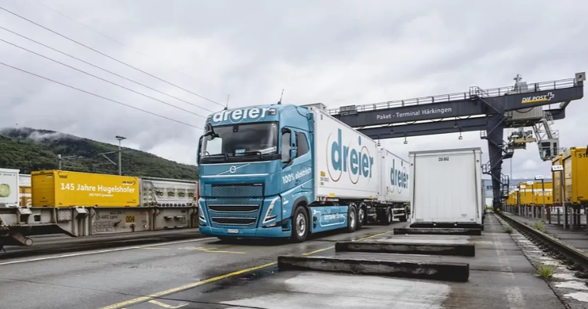 volvo elektrikli tirlari 250 milyon kilometreyi asti 213000 ton co2 azaltimi Xy4UMTtP.webp