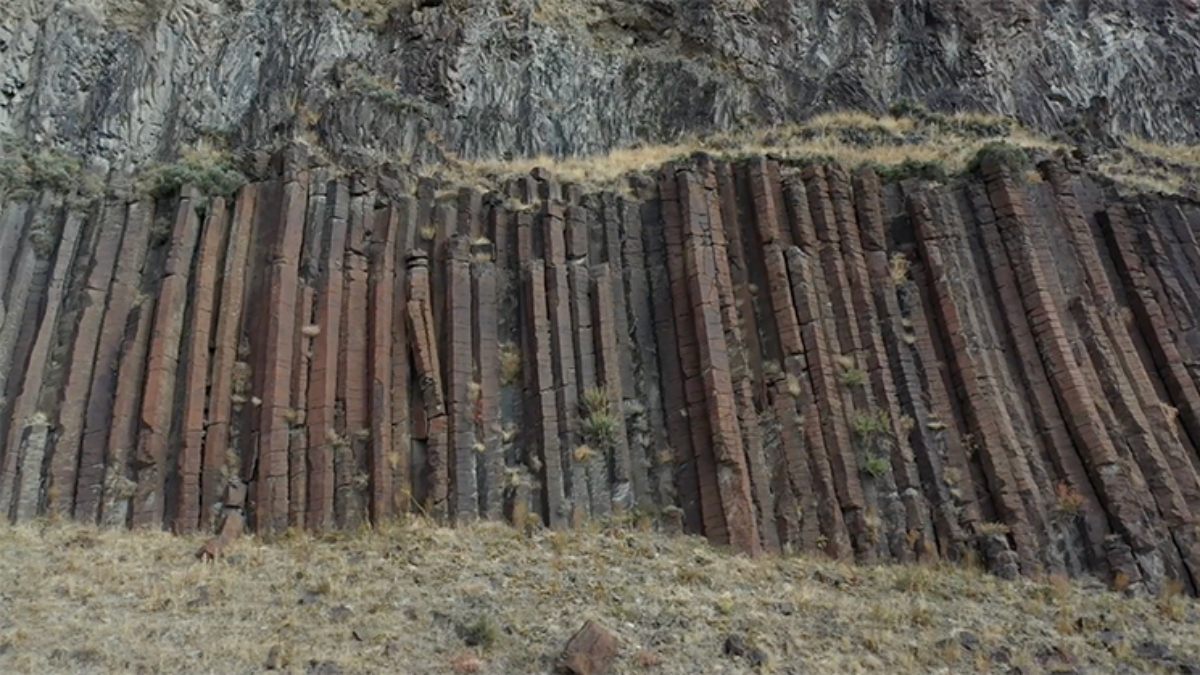 kagizmandaki 7 milyon yillik sutunlar bilimsel literature girdi OYXWwWfn.jpg