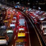 istanbulda-yollar-kilitlendi-trafik-yogunlugu-yuzde-90-1AbYHT9h.jpg