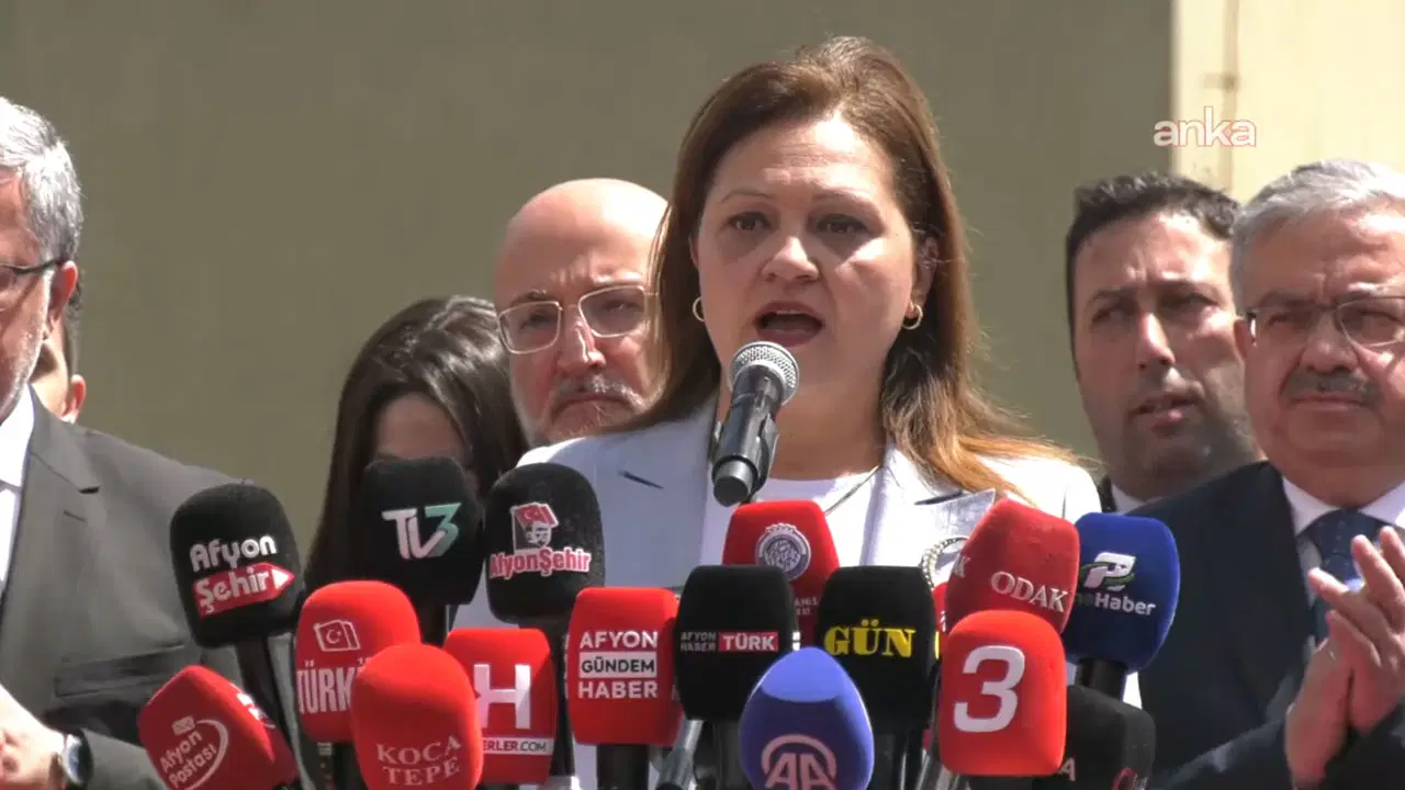 chpnin-oylariyla-secildi-akpye-katildi-burcu-koksal-afyonkarahisarda-mertlikten-bahsetti-hLk8pSKS