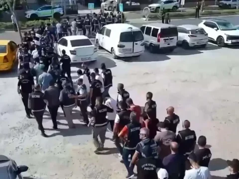 10 ilde ikinci dalga vize dolandiriciligi operasyonu 27 tutuklama tX7CDAlz