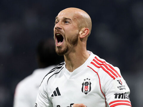 Besiktasin yildizi vaclav cernyden milli takim karari vHBCUHgA